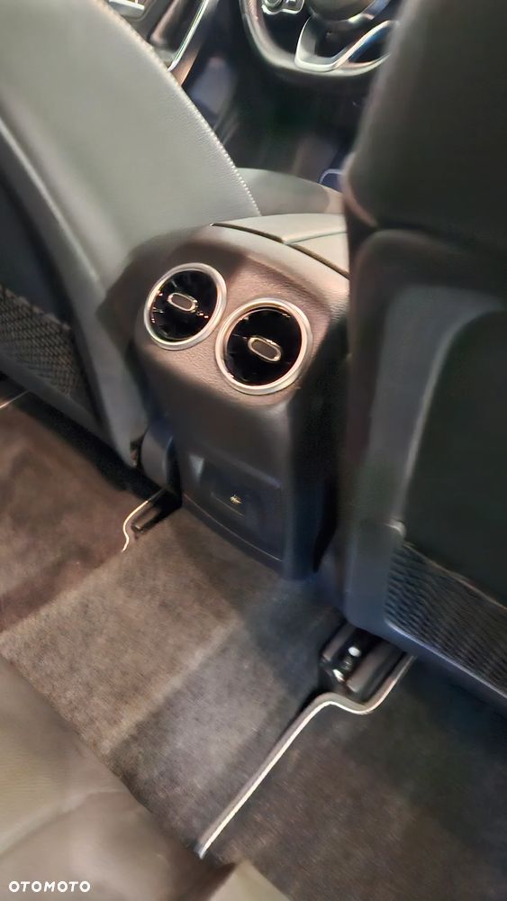 Mercedes-Benz CLA 220 d 4-Matic AMG Line 8G-DCT - 33