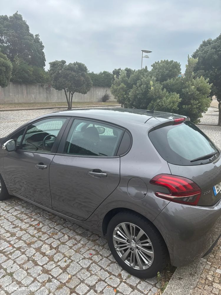 Peugeot 208 PureTech 82 Style - 4