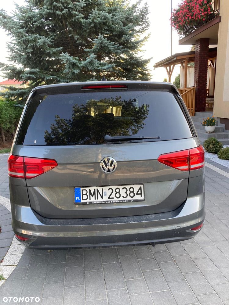 Volkswagen Touran - 24