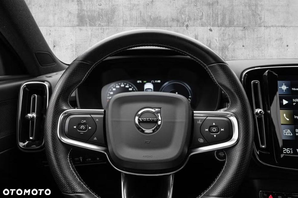 Volvo XC 40 T5 Twin Engine DKG R-Design - 14