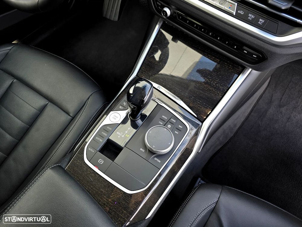 BMW 330 e Pack M Auto - 27