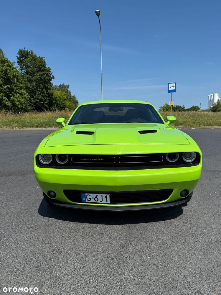 Dodge Challenger - 2