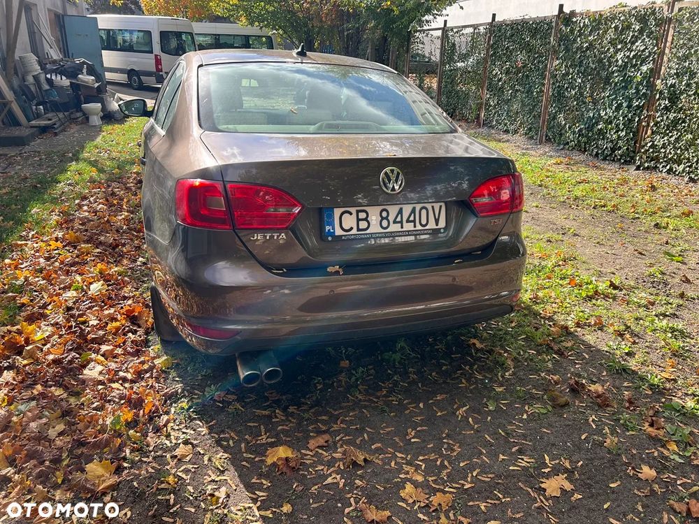 Volkswagen Jetta - 3