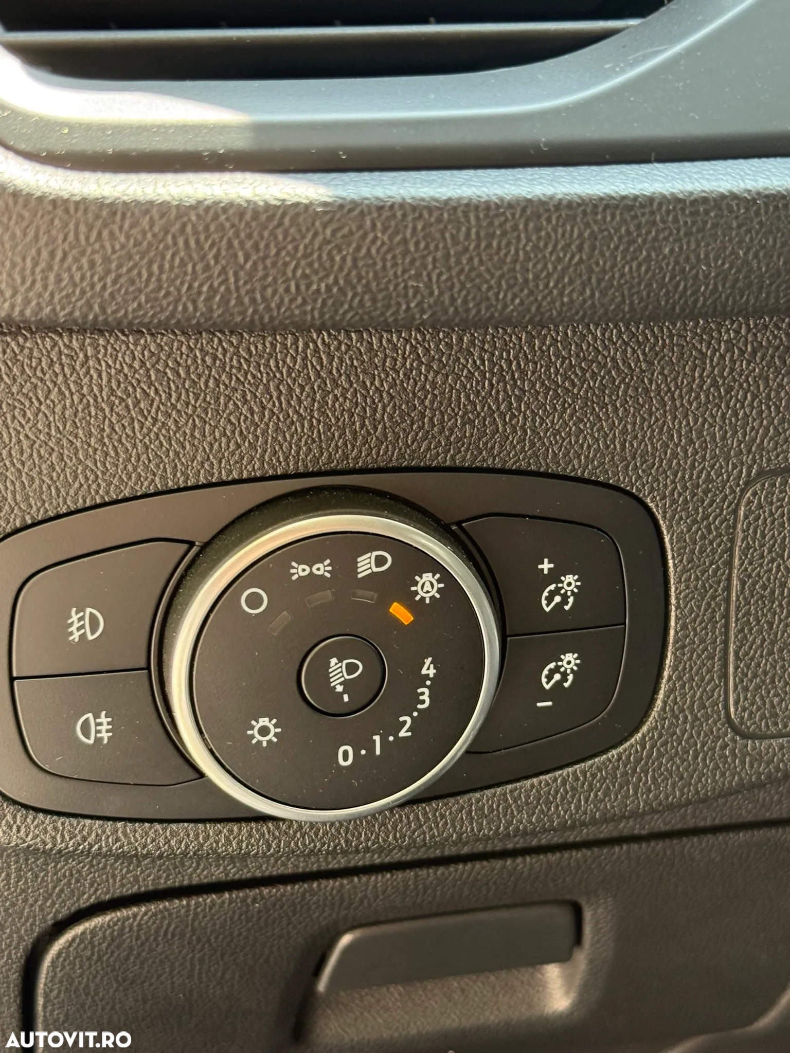 Ford Focus Turnier 1.5 EcoBlue Start-Stopp-System TITANIUM - 20