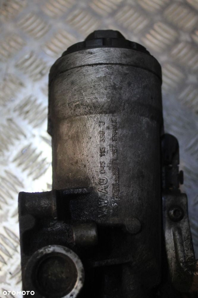 PODSTAWA OBUDOWA FILTRA OLEJU VW PASSAT B6 2.0 TDI 045115389J - 4