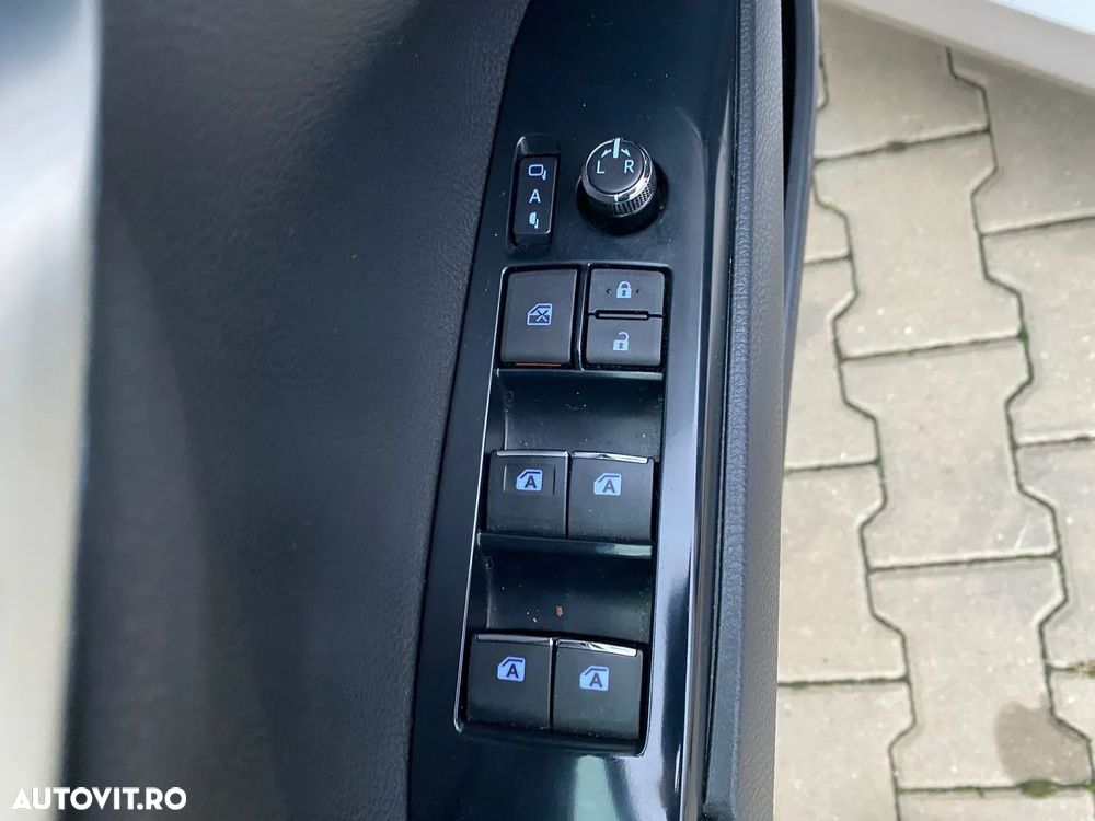 Toyota Camry 2.5 Hybrid Exclusive - 21