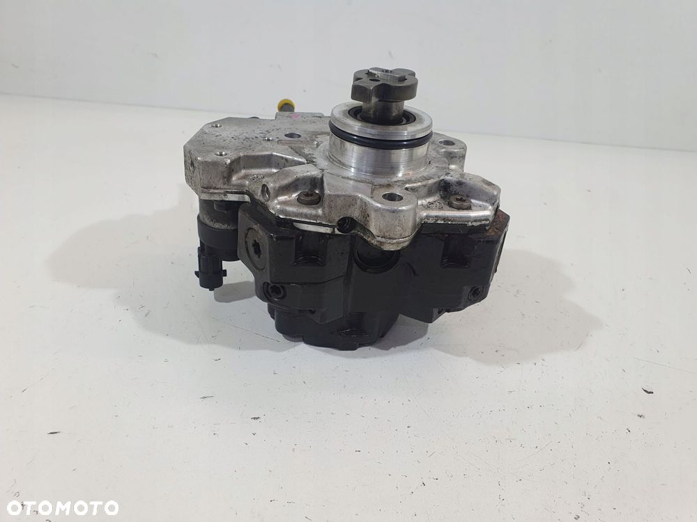 pompa wtryskowa toyota yaris mini r50 0445010106 1.4d - 4