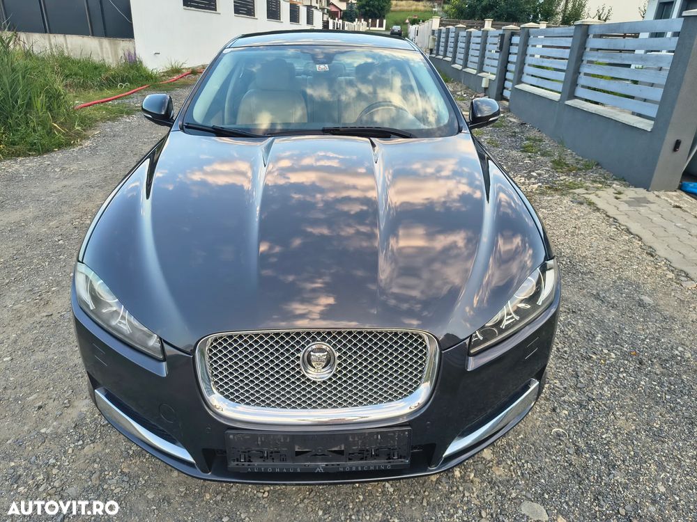 Jaguar XF 2.2D Luxury - 11