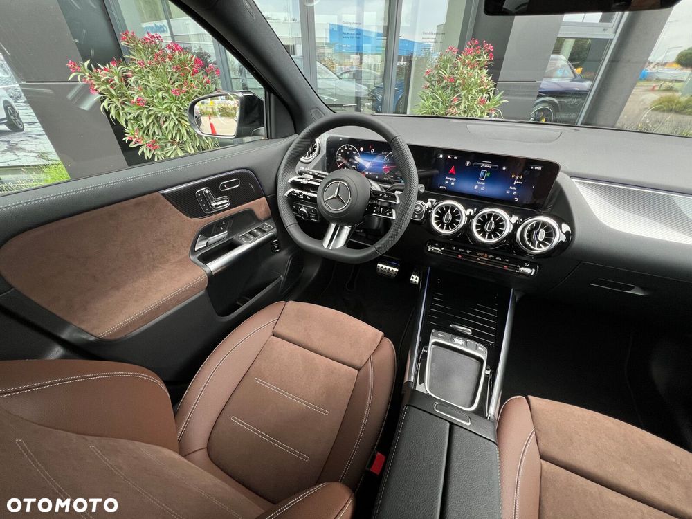 Mercedes-Benz GLA - 14
