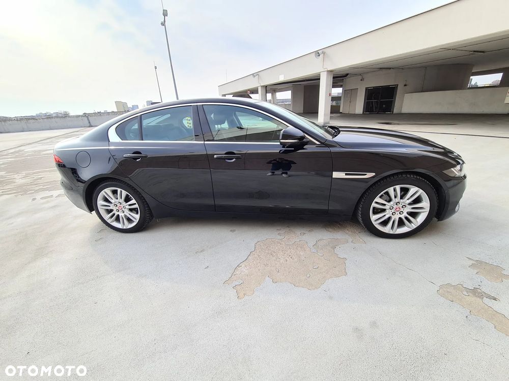 Jaguar XE D200 SE - 8
