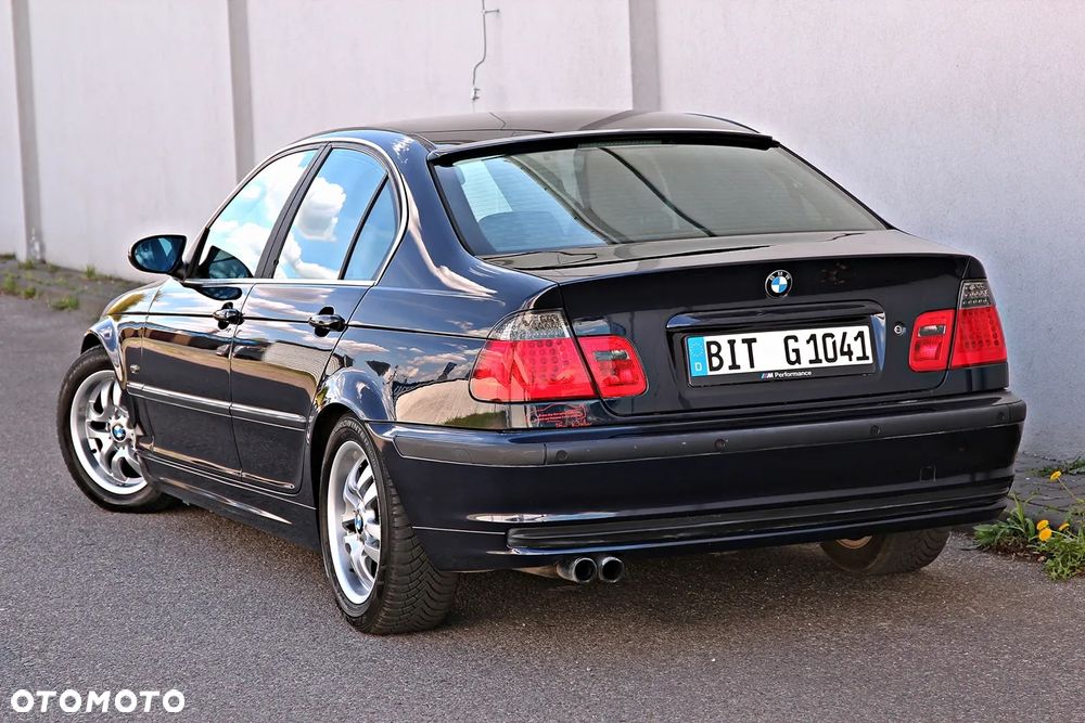 BMW Seria 3 320i - 17