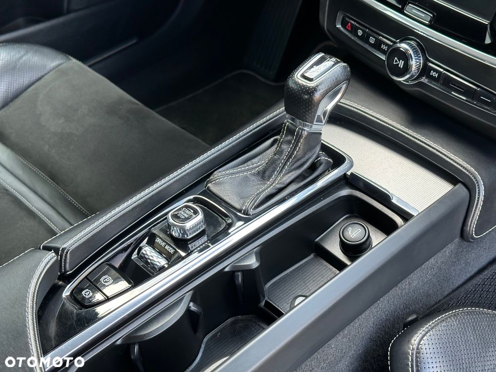 Volvo S90 T4 Geartronic R Design - 31