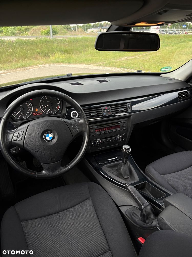 BMW Seria 3 320i - 8