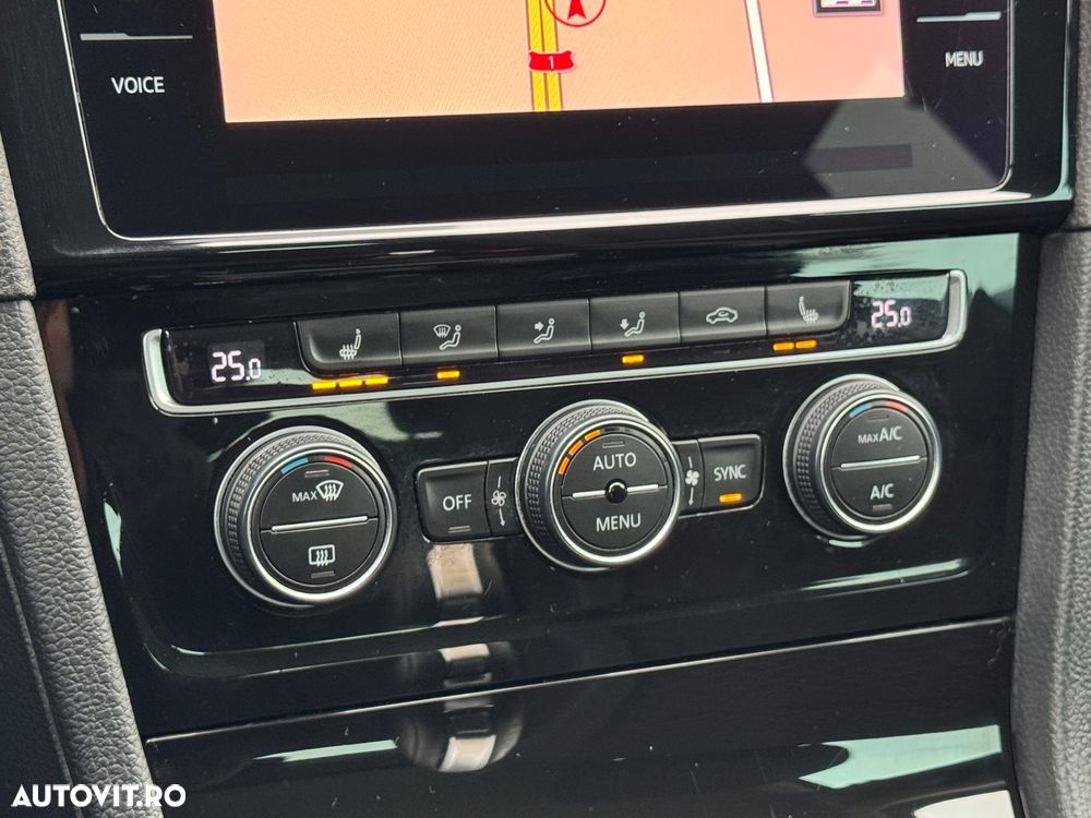 Volkswagen Golf 1.6 TDI DSG Join - 26