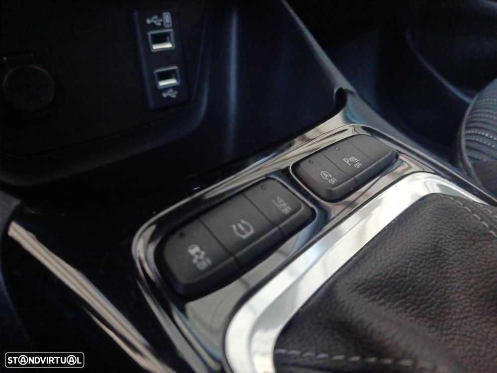 Opel Crossland X 1.2 T Innovation - 19