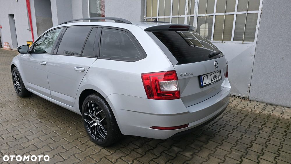 Skoda Octavia 1.6 TDI Ambition DSG - 2