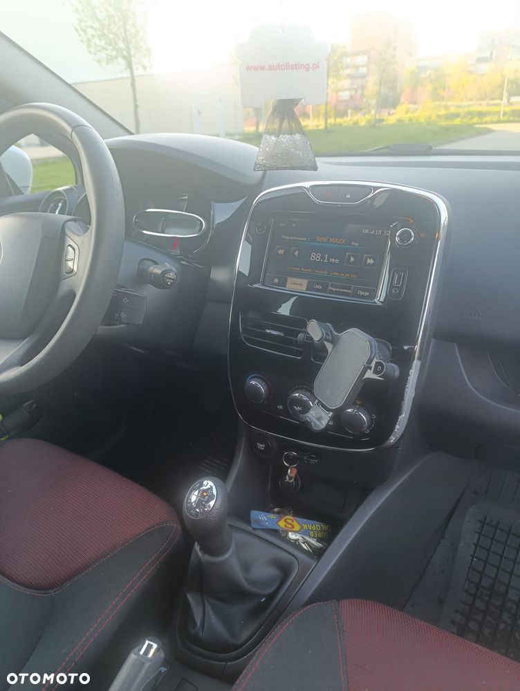 Renault Clio 1.2 16V 75 Life - 7
