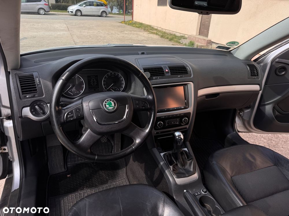 Skoda Octavia 1.8 TSI Ambiente - 7