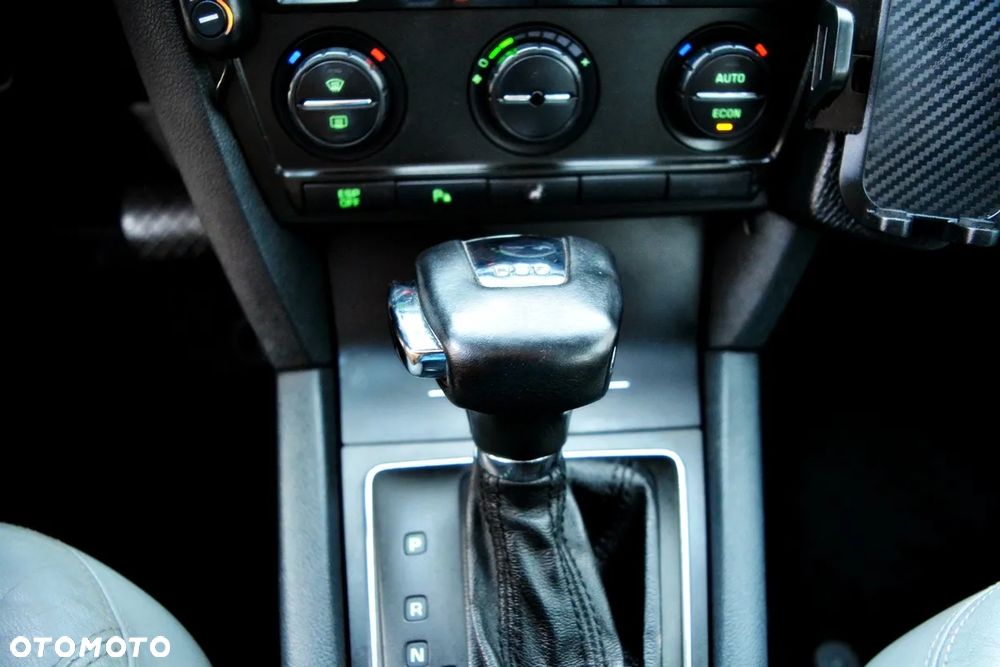 Skoda Octavia 2.0 TDI DPF DSG Laurin & Klement - 5