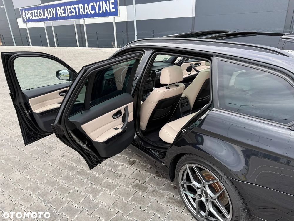 BMW Seria 3 320d - 12