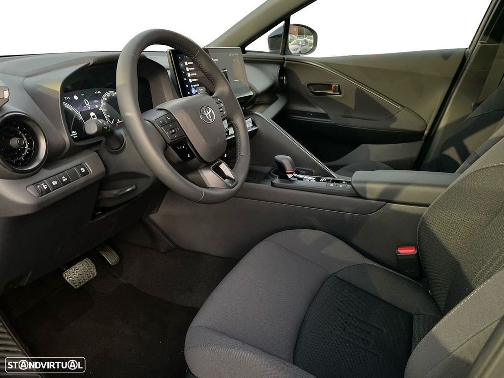 Toyota C-HR — fotografia 12