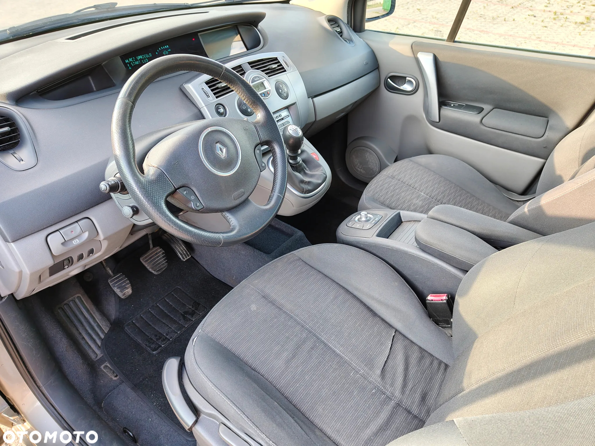 Renault Scenic 2.0 dCi Expression - 27