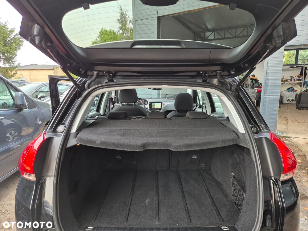 Peugeot 2008 1.6 e-HDi Allure S&S - 19