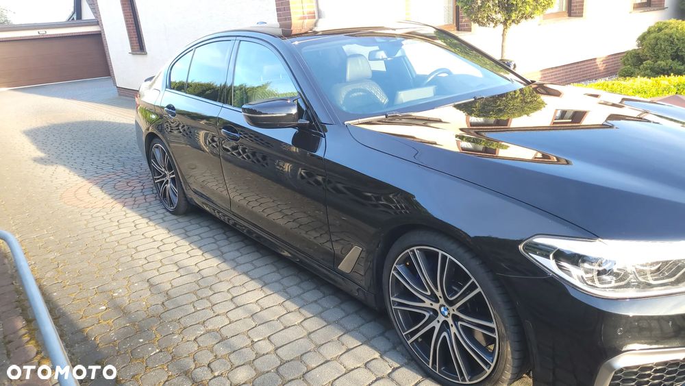 BMW Seria 5 M550i xDrive - 4