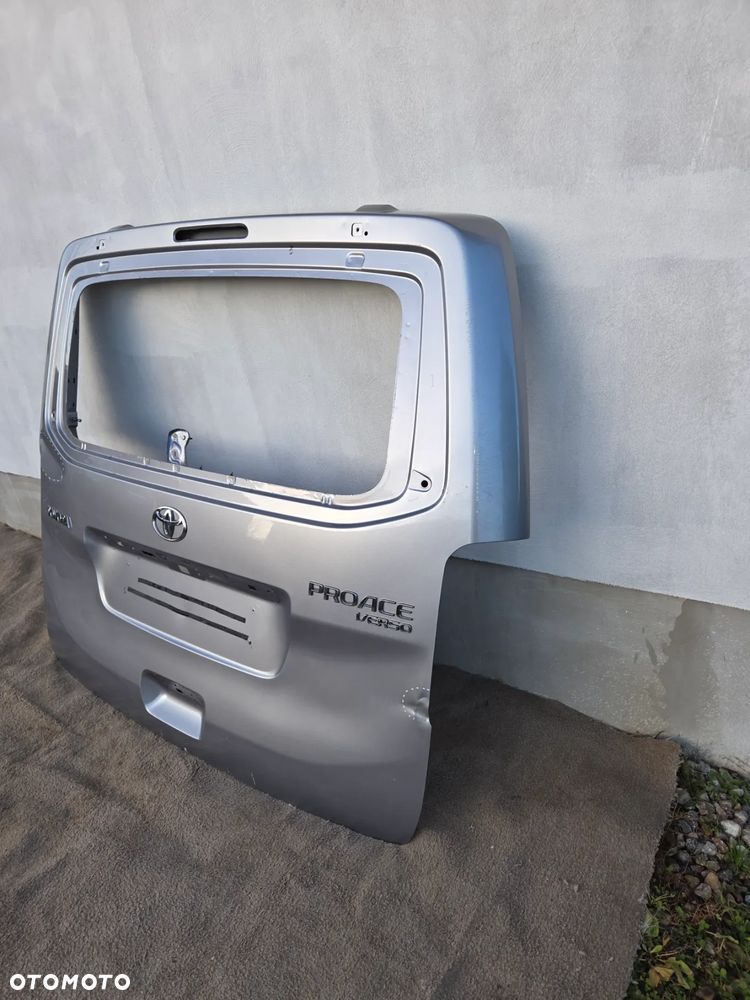 TYLNA KLAPA TOYOTA PROACE VERSO II ROK 16+ - 4