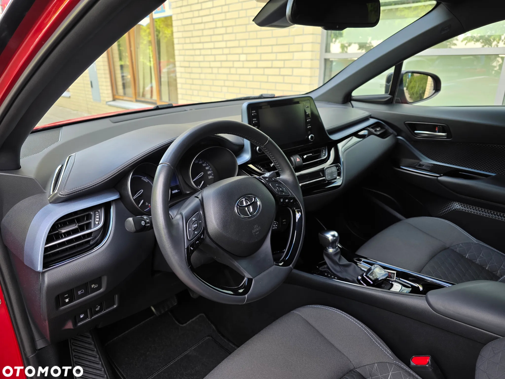 Toyota C-HR - 16