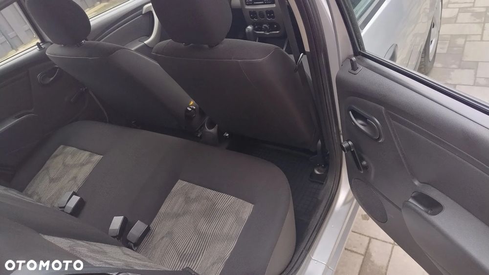 Dacia Sandero 1.2 16V - 15