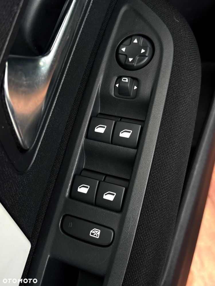 Citroën C4 BlueHDi 110 Stop&Start FEEL PACK - 32