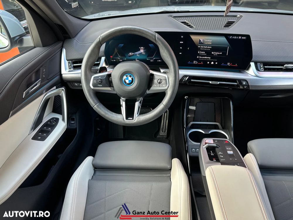BMW iX2 eDrive20 - 8