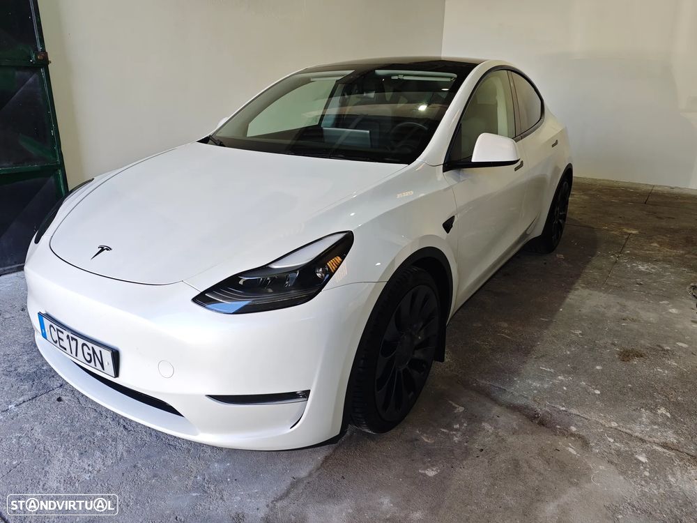 Tesla Model Y Performance Dual Motor AWD - 4