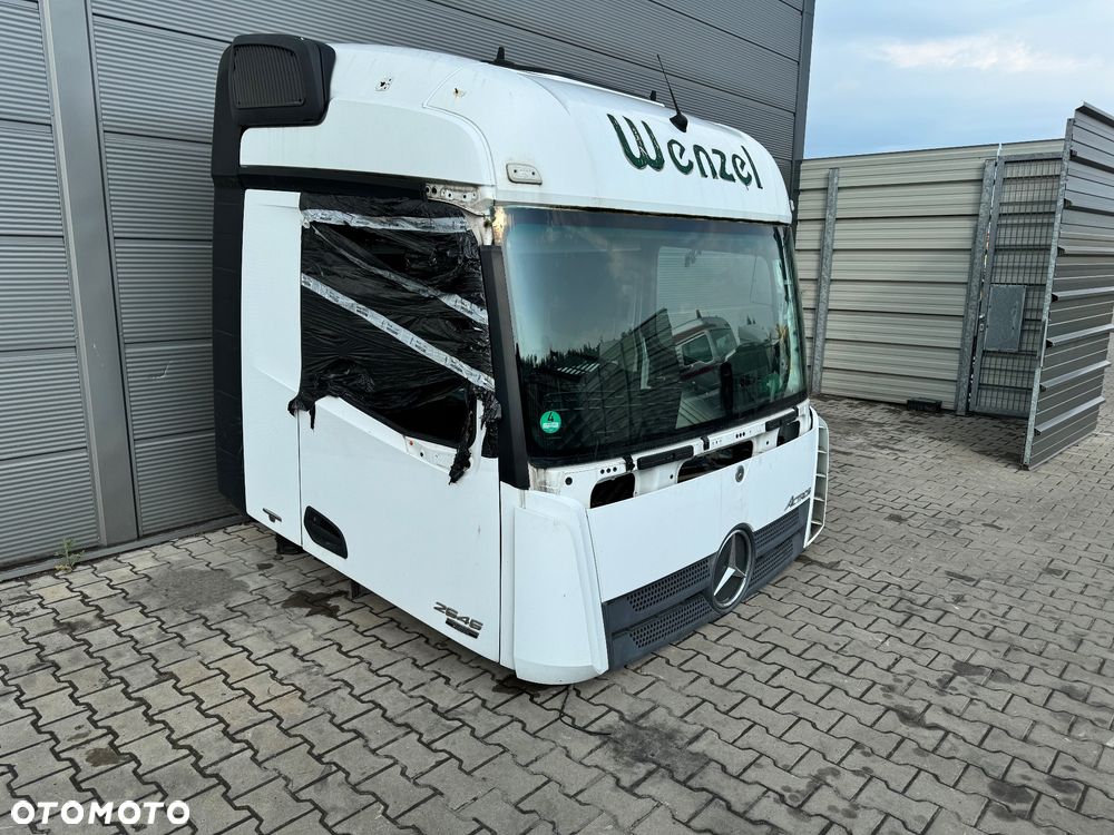 Kompletny szkielet kabiny sypialnej Mercedes Actros 2545 MP4, drzwi, maska - 2