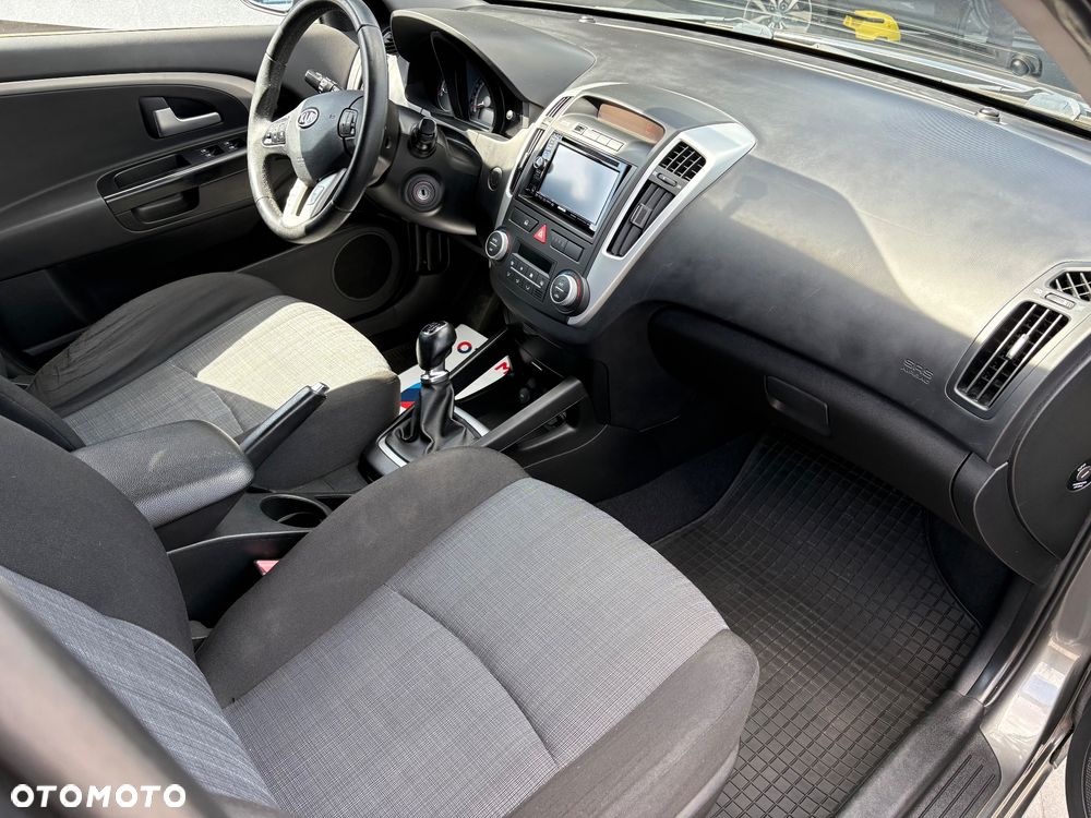Kia Ceed 1.6 CRDi ISG Business Line - 16