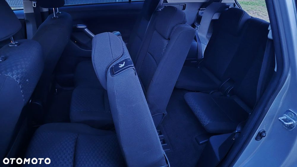 Toyota Verso 1.8 Sol 7os - 18