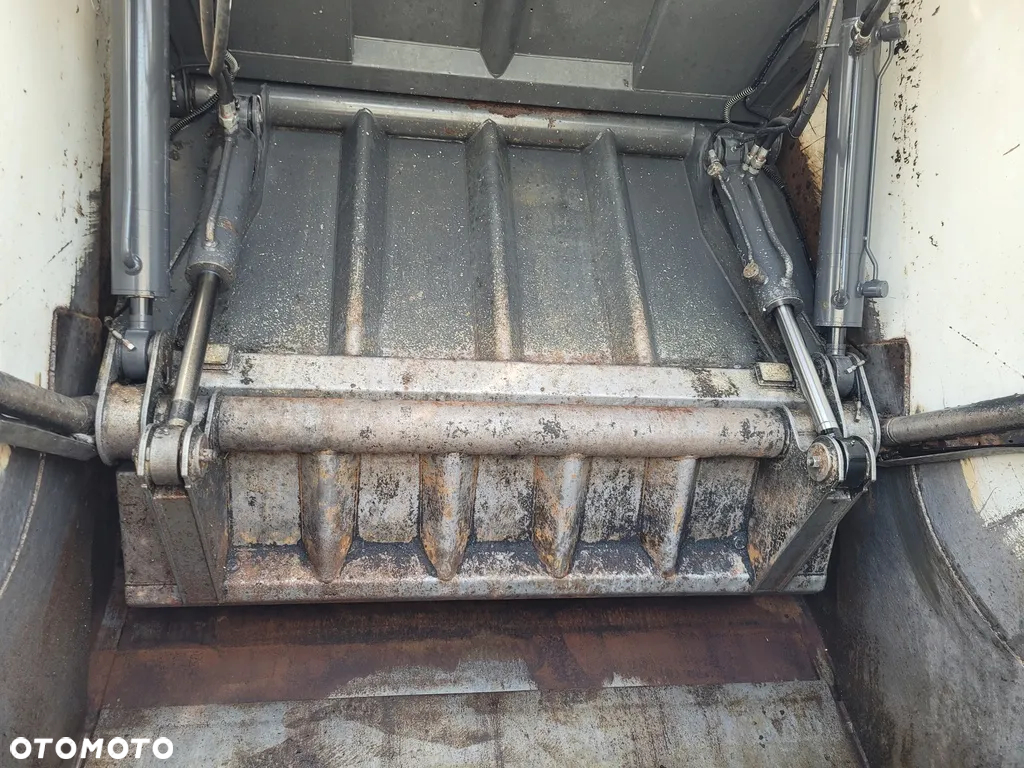 Renault D WIDE ŚMIECIARKA 22m3 / EURO 6 - 23