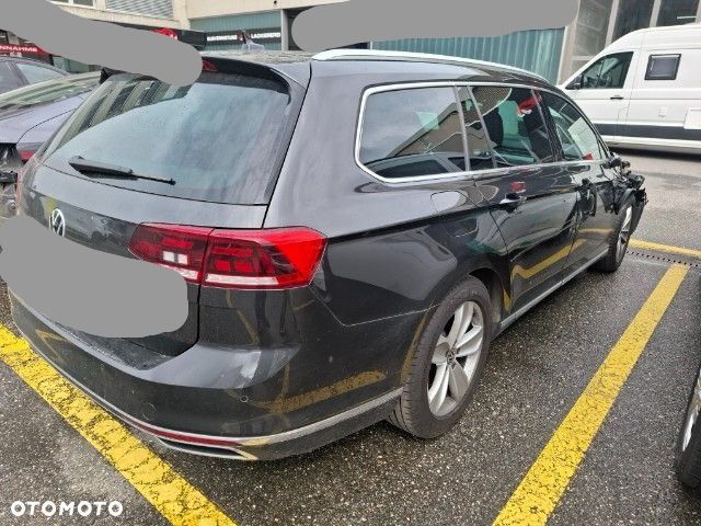 Volkswagen Passat 2.0 TDI SCR DSG Elegance - 3