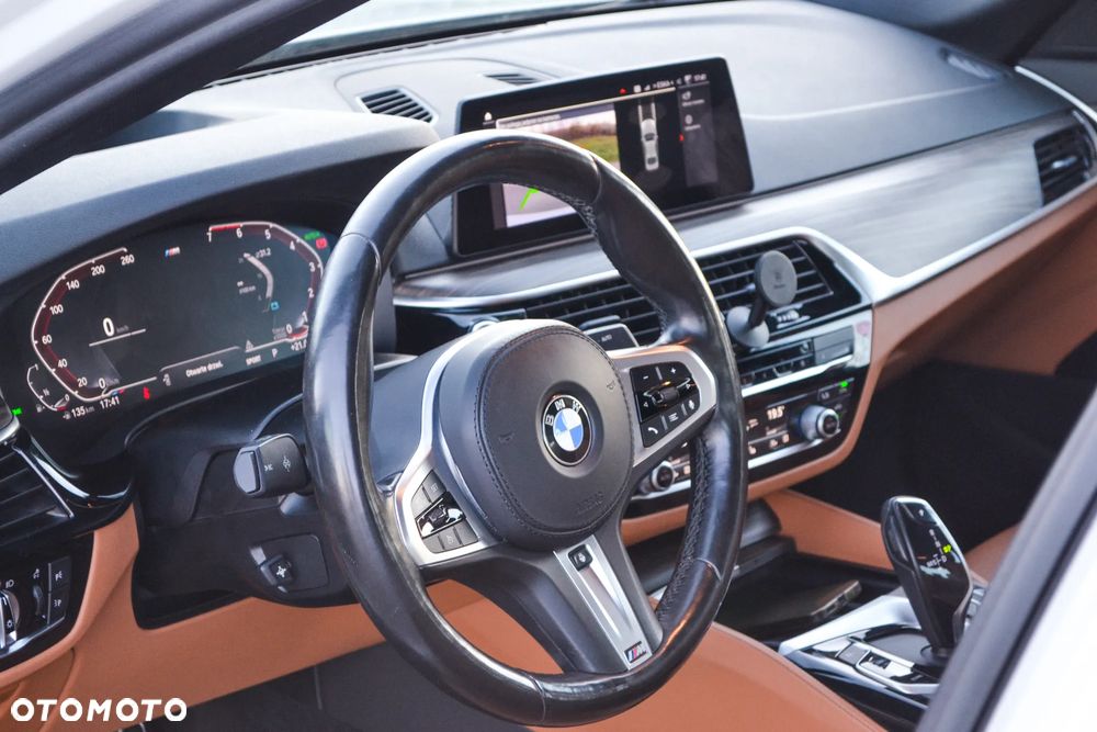 BMW Seria 5 530i xDrive M Sport sport - 12