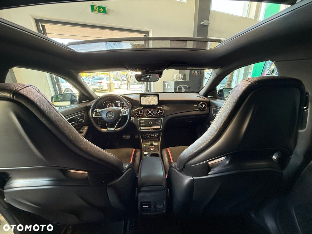 Mercedes-Benz CLA - 12