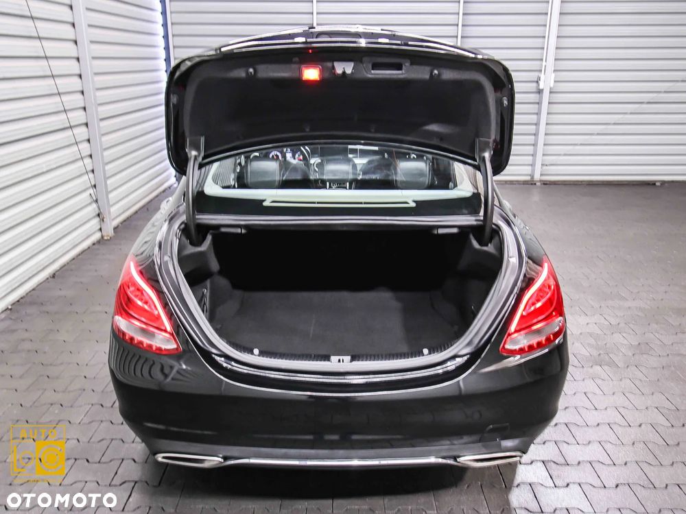 Mercedes-Benz Klasa C 300 9G-TRONIC AMG Line - 14