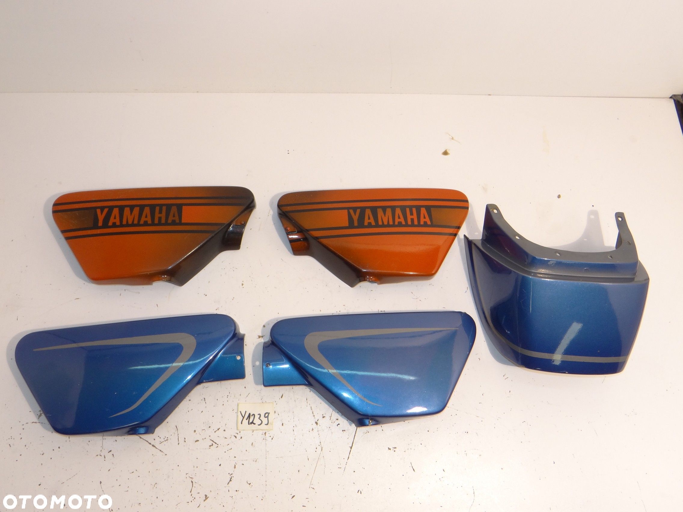 Yamaha XS 750 boczek lewy prawy boczki pokrywa owiewka ogon błotnik tył Y1239 - 1