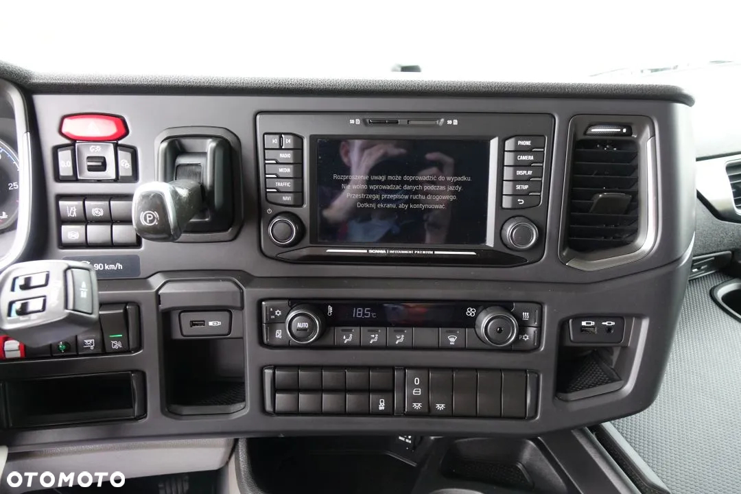 Scania S500 EURO 6 / STANDARD / AUTOMAT / RETARDER / NAVI / LODÓWKA / FULL LED / KLIMA POSTOJOWA / 2 ZBIORNIKI - 23