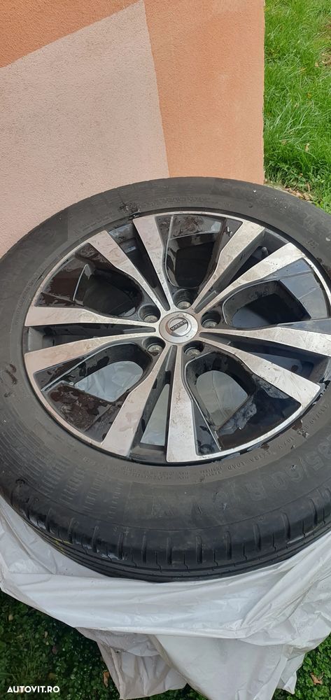 Volvo XC 60 B4 MHEV AT8 AWD Momentum Pro - 22