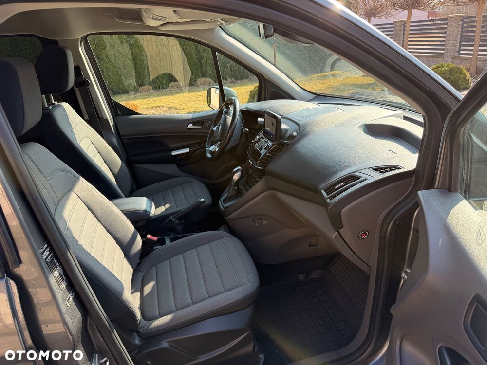Ford Tourneo Connect Grand - 32
