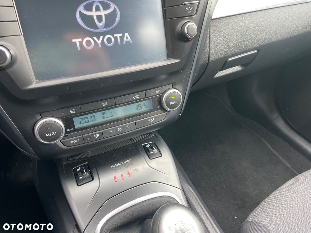 Toyota Avensis - 20