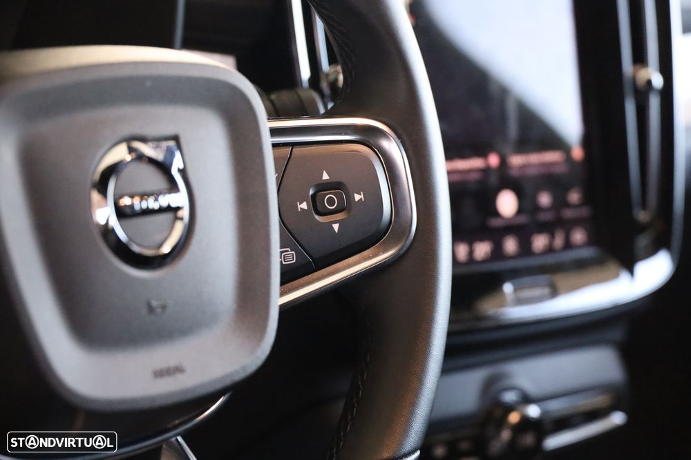 Volvo XC 40 2.0 B3 Plus Dark - 13