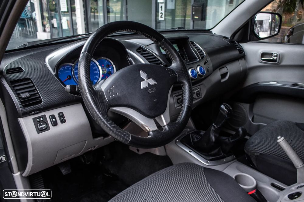 Mitsubishi L200 2.5 TD Strakar Elegance HT - 19