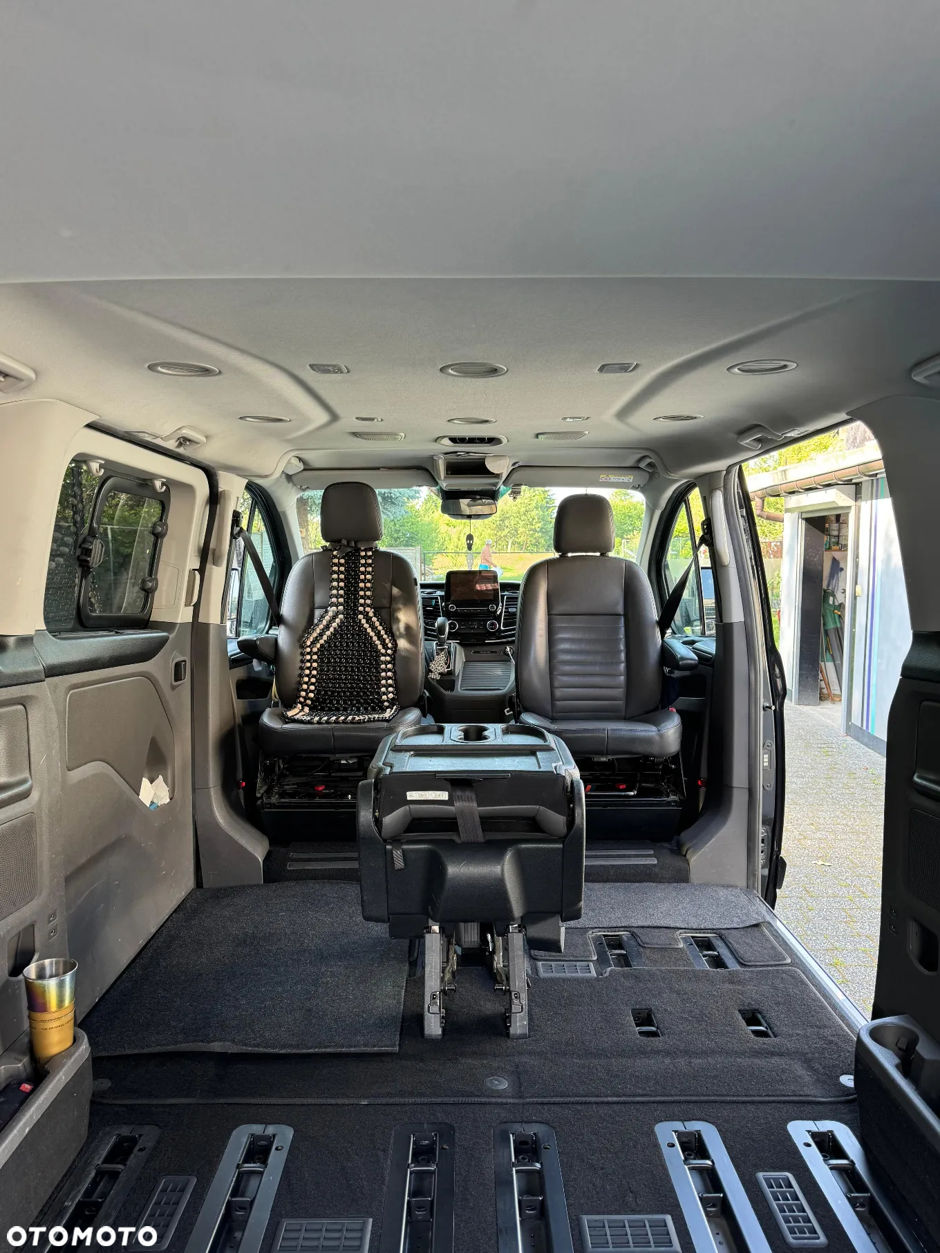 Ford Tourneo Custom - 8